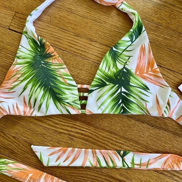 Raisins NWT Palm Bralette Halter Bikini Swim Top Hawaii Tropical Print Size M - Picture 3 of 9